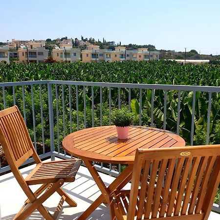 Blue Seaview Appartments Paphos Eksteriør bilde